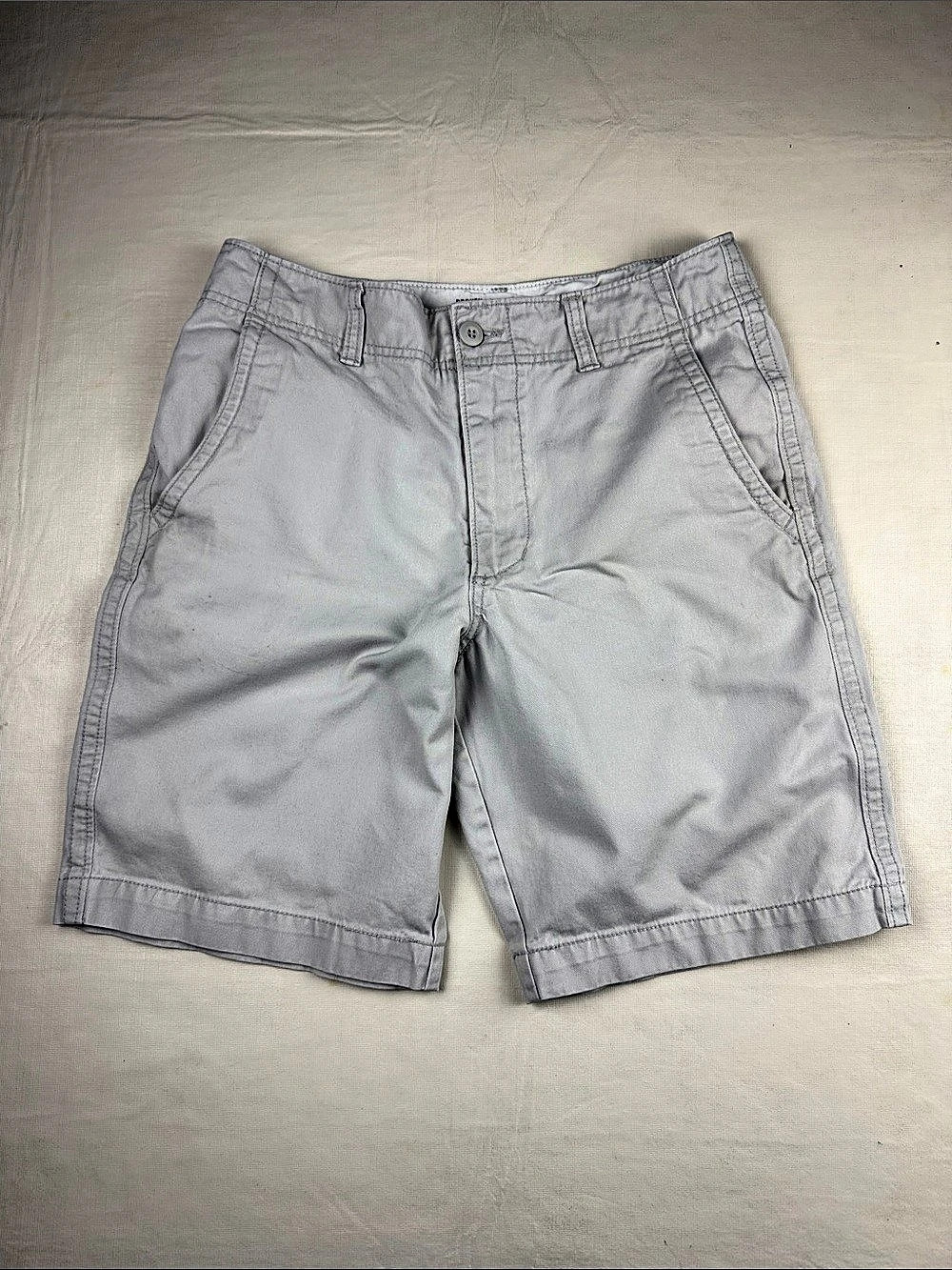 Old Navy Broken-In Light Gray Khaki Shorts Classic Length Waist 30